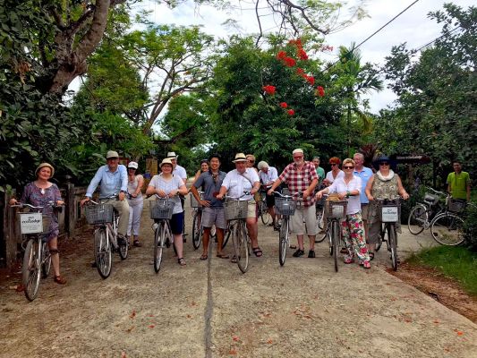 Vietnam Gruppenfoto Fahrrad