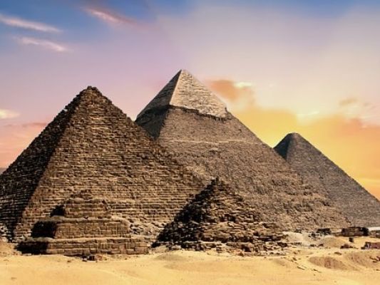 Pyramids 2371501 340 Pixabay